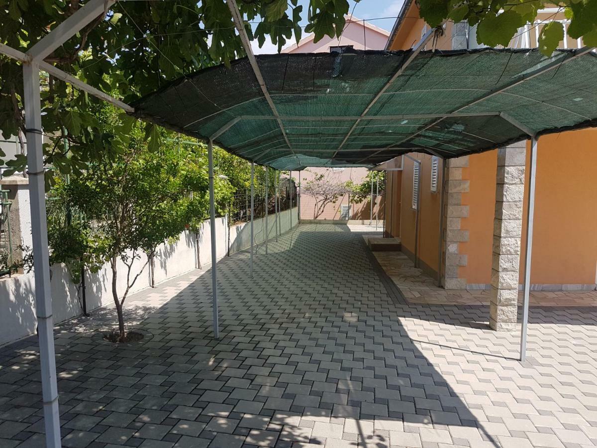 Apartments Alma Orebić Esterno foto
